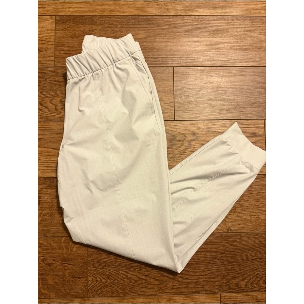 Nike Men's Dri-Fit Light Grey Elastic-Waist Drawstring Performance Joggers